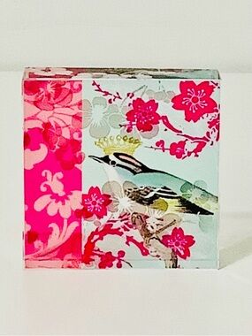 Bella Boutique ..Glass  Paper Weight